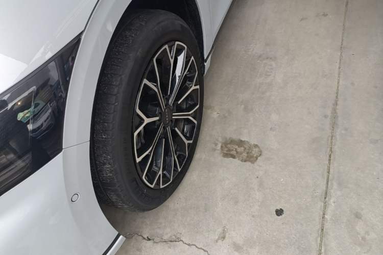 Used Zeekr 007GT 2025 Four-Wheel Drive Intelligent Driving Version 75 kWh Left Front Wheel Hub
