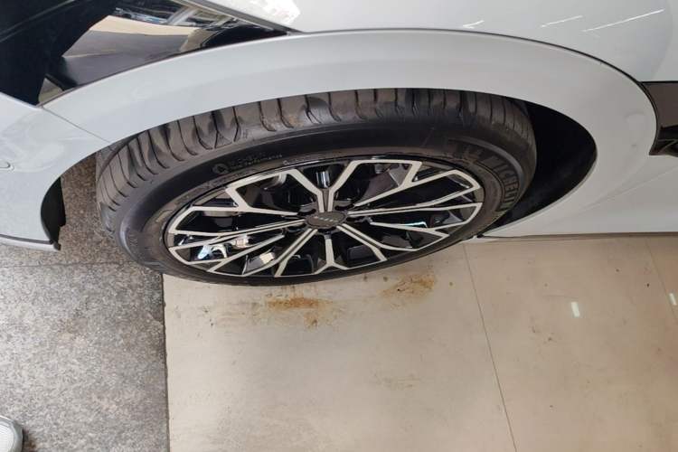 Used Zeekr 007GT 2025 Long-Range Rear-Wheel Drive Intelligent Driving Version 100 kWh Left Front Wheel Hub