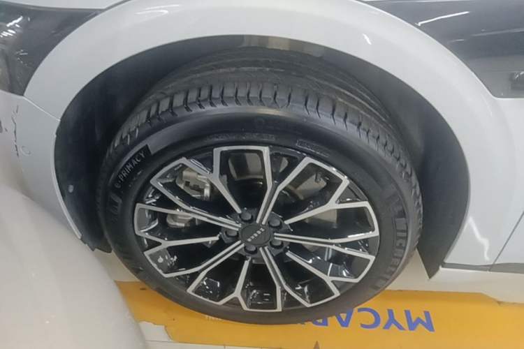 Used Zeekr 007GT 2025 Four-Wheel Drive Intelligent Driving Version 75 kWh Left Front Wheel Hub