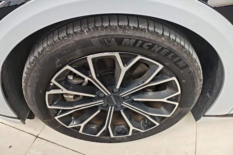Used Zeekr 007GT 2025 Four-Wheel Drive Intelligent Driving Version 75 kWh Left Front Wheel Hub
