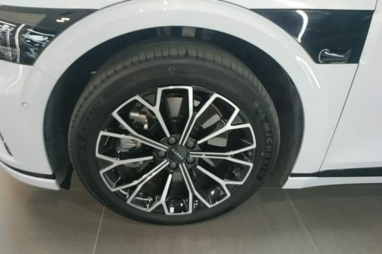 Used Zeekr 007GT 2025 Four-Wheel Drive Intelligent Driving Version 75 kWh Left Front Wheel Hub