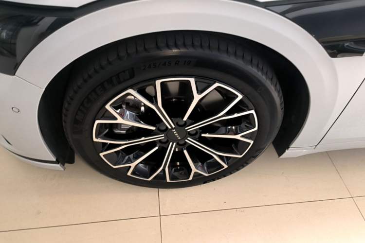 Used Zeekr 007GT 2025 Long-Range All-Wheel-Drive Intelligent Driving Version 100 kWh Left Front Wheel Hub