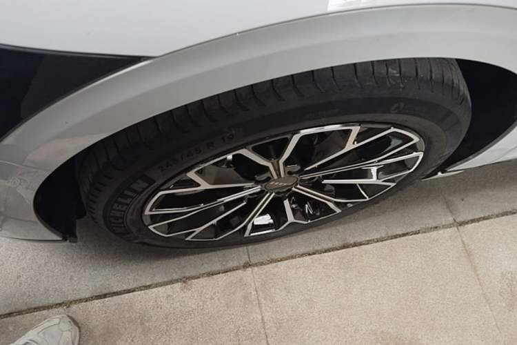 Used Zeekr 007GT 2025 Rear-Drive Intelligent Driving Version 75 kWh Left Front Wheel Hub