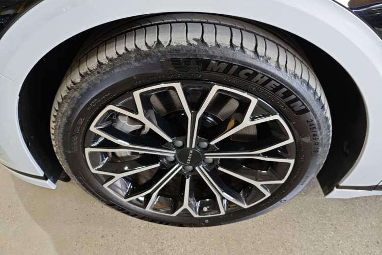 Used Zeekr 007GT 2025 Four-Wheel Drive Intelligent Driving Version 75 kWh Left Front Wheel Hub
