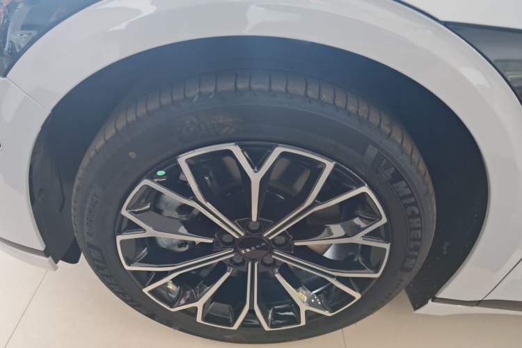 Used Zeekr 007GT 2025 Rear-Drive Intelligent Driving Version 75 kWh Left Front Wheel Hub