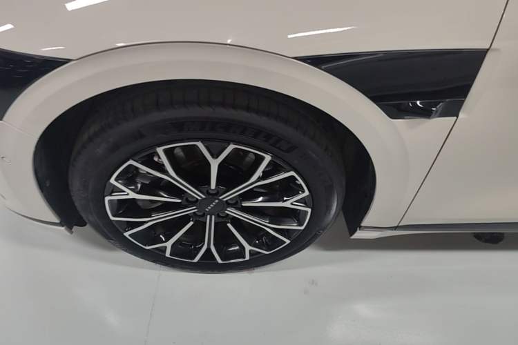 Used Zeekr 007GT 2025 Long-Range Rear-Wheel Drive Intelligent Driving Version 100 kWh Left Front Wheel Hub