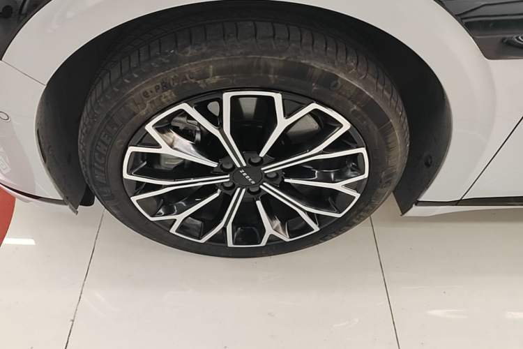 Used Zeekr 007GT 2025 Rear-Drive Intelligent Driving Version 75 kWh Left Front Wheel Hub