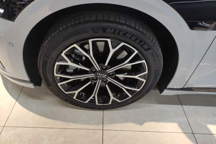 Used Zeekr 007GT 2025 Rear-Drive Intelligent Driving Version 75 kWh Left Front Wheel Hub