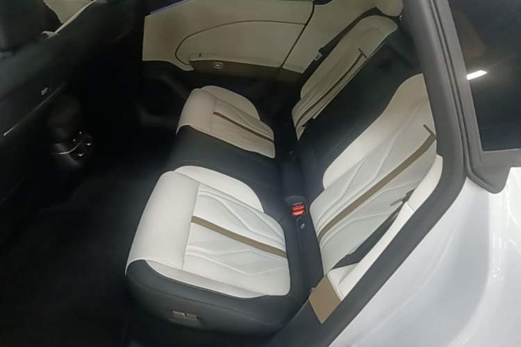 Used Zeekr 007GT 2025 Four-Wheel Drive Intelligent Driving Version 75 kWh Left Rear Seat