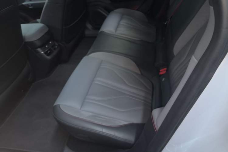 Used Zeekr 007GT 2025 Four-Wheel Drive Intelligent Driving Version 75 kWh Left Rear Seat