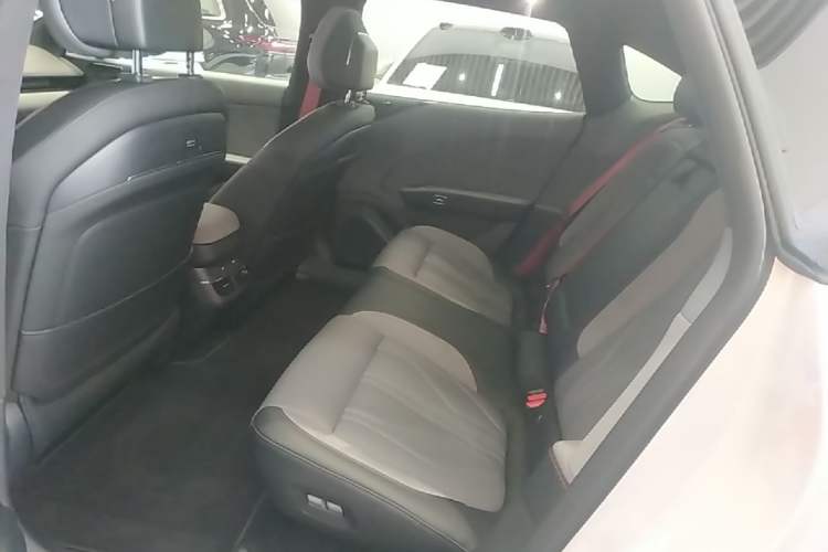 Used Zeekr 007GT 2025 Rear-Drive Intelligent Driving Version 75 kWh Left Rear Seat