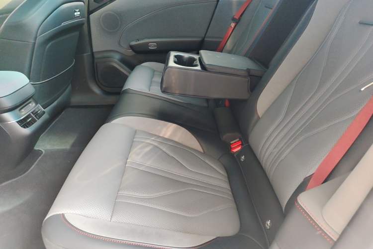 Used Zeekr 007GT 2025 Four-Wheel Drive Intelligent Driving Version 75 kWh Left Rear Seat