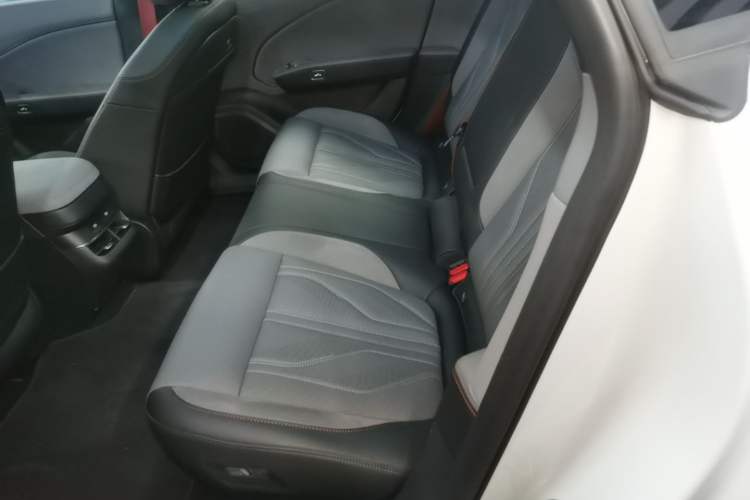 Used Zeekr 007GT 2025 Four-Wheel Drive Intelligent Driving Version 75 kWh Left Rear Seat
