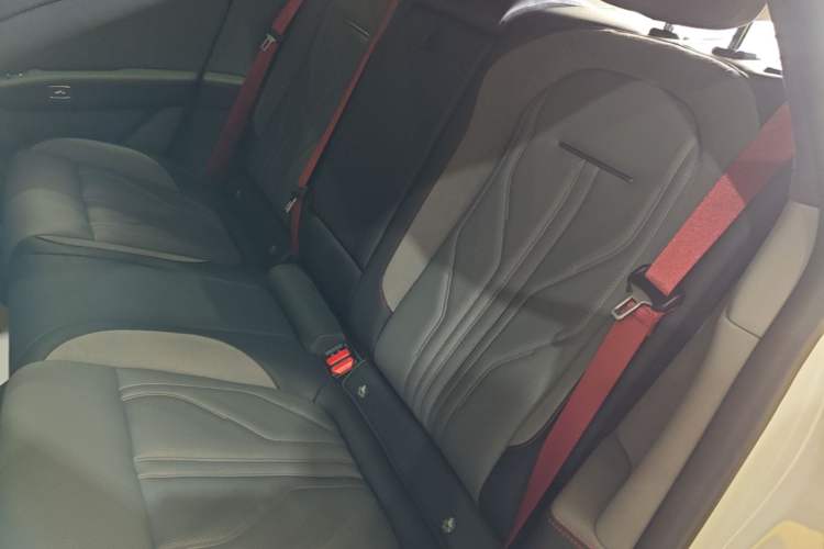 Used Zeekr 007GT 2025 Four-Wheel Drive Intelligent Driving Version 75 kWh Left Rear Seat