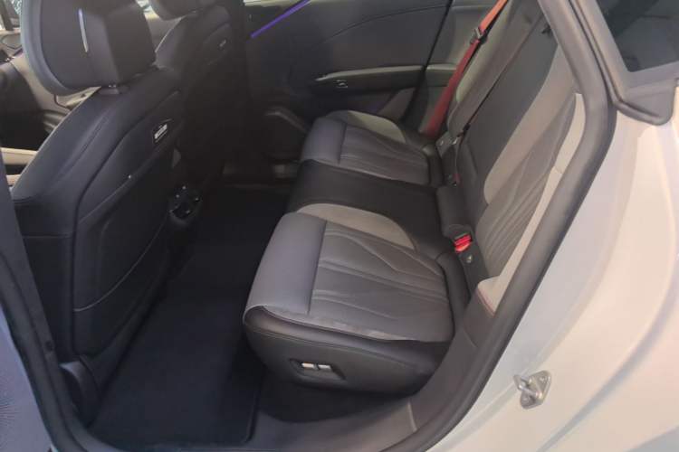 Used Zeekr 007GT 2025 Four-Wheel Drive Intelligent Driving Version 75 kWh Left Rear Seat