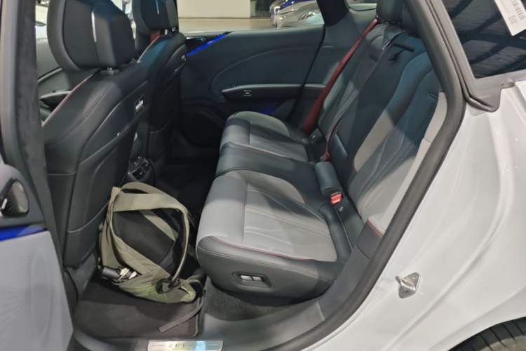 Used Zeekr 007GT 2025 Four-Wheel Drive Intelligent Driving Version 75 kWh Left Rear Seat
