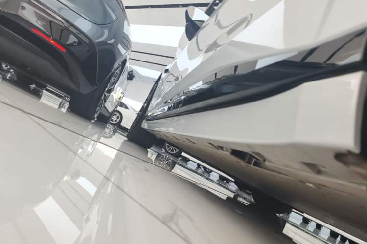 Used Zeekr 007GT 2025 Four-Wheel Drive Intelligent Driving Version 75 kWh Left Side Sill
