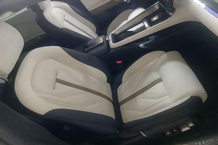 Used Zeekr 007GT 2025 Four-Wheel Drive Intelligent Driving Version 75 kWh Right Front Seat