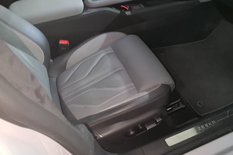 Used Zeekr 007GT 2025 Four-Wheel Drive Intelligent Driving Version 75 kWh Right Front Seat