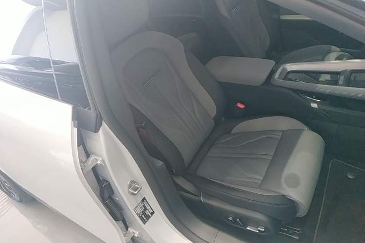Used Zeekr 007GT 2025 Rear-Drive Intelligent Driving Version 75 kWh Right Front Seat