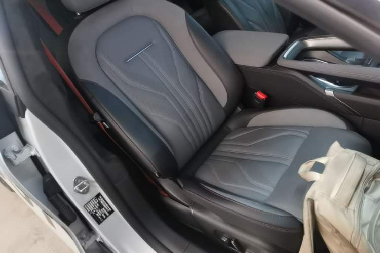 Used Zeekr 007GT 2025 Four-Wheel Drive Intelligent Driving Version 75 kWh Right Front Seat