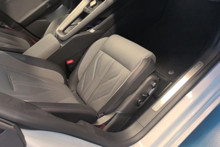 Used Zeekr 007GT 2025 Four-Wheel Drive Intelligent Driving Version 75 kWh Right Front Seat