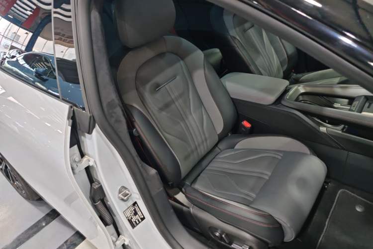 Used Zeekr 007GT 2025 Four-Wheel Drive Intelligent Driving Version 75 kWh Right Front Seat
