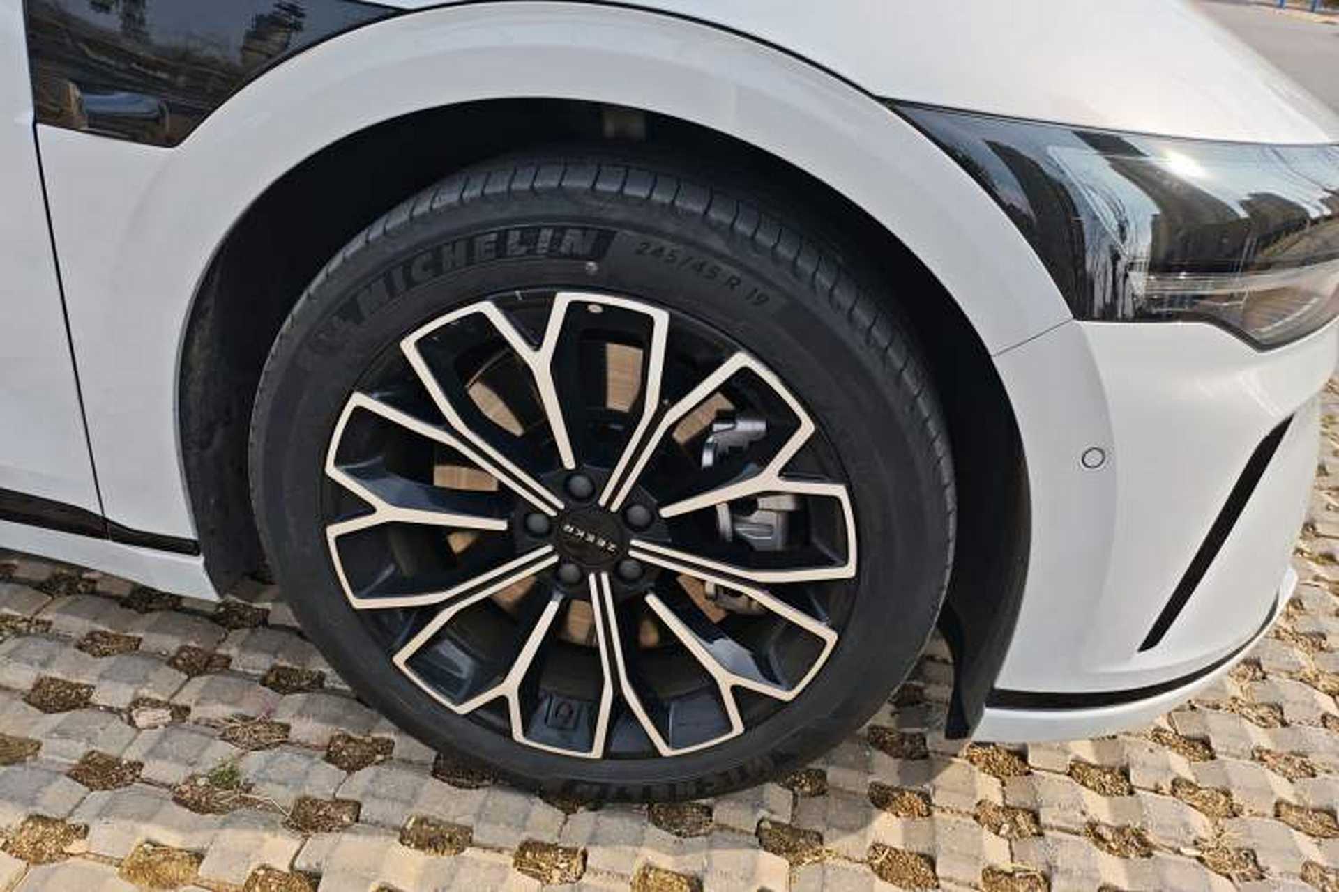 Used Zeekr 007GT 2025 Rear-Drive Intelligent Driving Version 75 kWh Right Front Wheel Hub