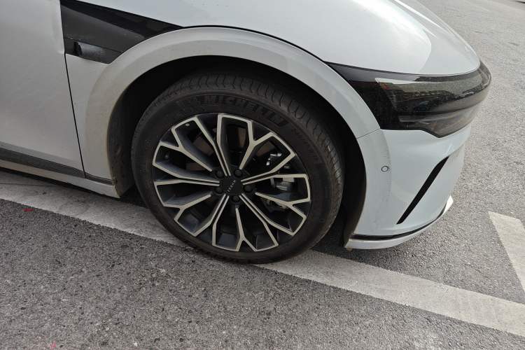 Used Zeekr 007GT 2025 Rear-Drive Intelligent Driving Version 75 kWh Right Front Wheel Hub