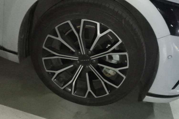 Used Zeekr 007GT 2025 Rear-Drive Intelligent Driving Version 75 kWh Right Front Wheel Hub