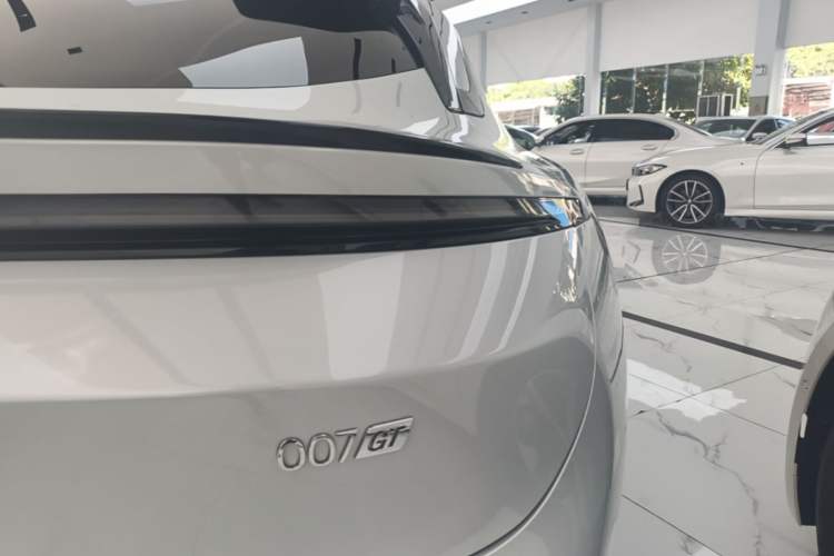 Used Zeekr 007GT 2025 Four-Wheel Drive Intelligent Driving Version 75 kWh Right Rear Taillight