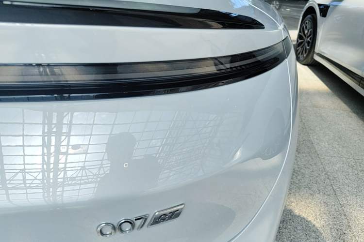 Used Zeekr 007GT 2025 Four-Wheel Drive Intelligent Driving Version 75 kWh Right Rear Taillight