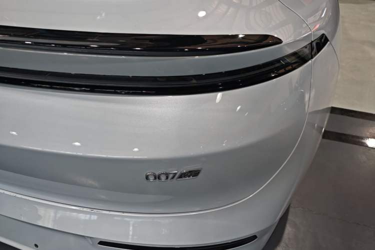 Used Zeekr 007GT 2025 Four-Wheel Drive Intelligent Driving Version 75 kWh Right Rear Taillight