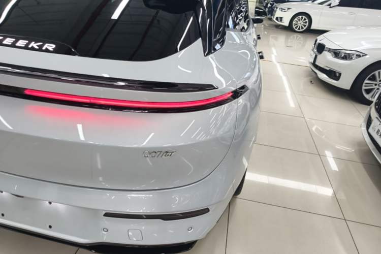 Used Zeekr 007GT 2025 Four-Wheel Drive Intelligent Driving Version 75 kWh Right Rear Taillight