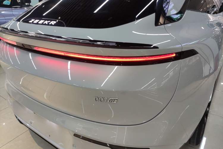 Used Zeekr 007GT 2025 Rear-Drive Intelligent Driving Version 75 kWh Right Rear Taillight