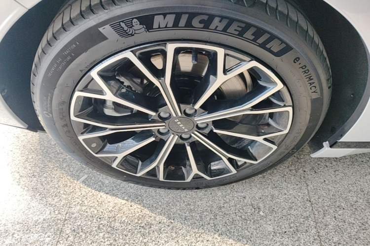 Used Zeekr 007GT 2025 Four-Wheel Drive Intelligent Driving Version 75 kWh Right Rear Wheel Hub