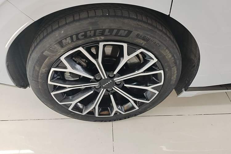Used Zeekr 007GT 2025 Rear-Drive Intelligent Driving Version 75 kWh Right Rear Wheel Hub