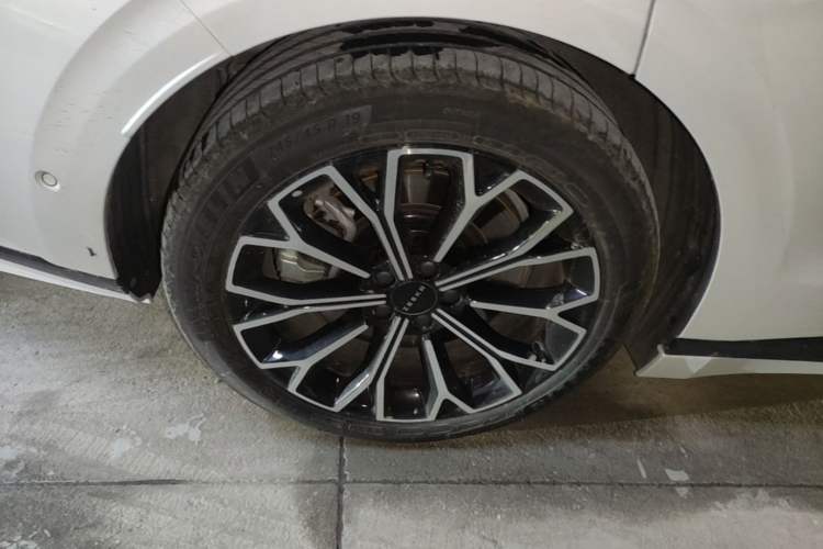 Used Zeekr 007GT 2025 Rear-Drive Intelligent Driving Version 75 kWh Right Rear Wheel Hub