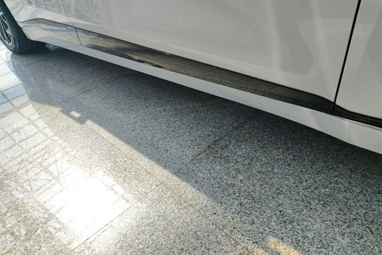Used Zeekr 007GT 2025 Four-Wheel Drive Intelligent Driving Version 75 kWh Right Side Sill