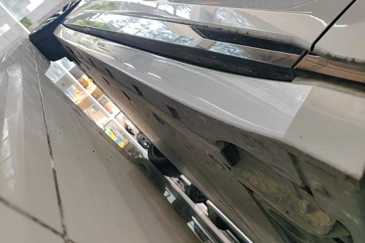 Used Zeekr 007GT 2025 Rear-Drive Intelligent Driving Version 75 kWh Right Side Sill