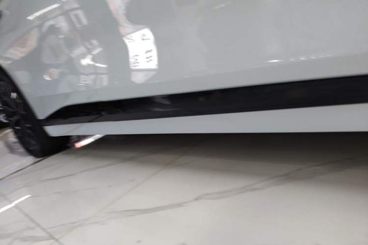 Used Zeekr 007GT 2025 Rear-Drive Intelligent Driving Version 75 kWh Right Side Sill