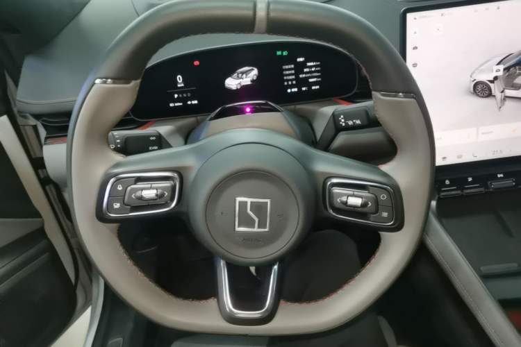 Used Zeekr 007GT 2025 Four-Wheel Drive Intelligent Driving Version 75 kWh Steering Wheel