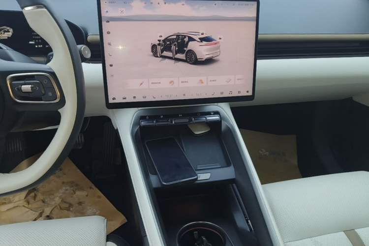 Used Zeekr 007GT 2025 Four-Wheel Drive Intelligent Driving Version 75 kWh Audio And AC Panel