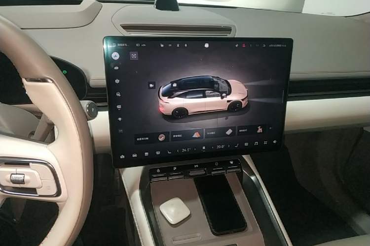 Used Zeekr 007GT 2025 Long-Range Rear-Wheel Drive Intelligent Driving Version 100 kWh Audio And AC Panel