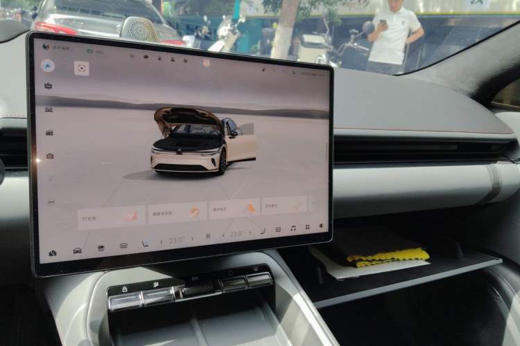 Used Zeekr 007GT 2025 Long-Range Rear-Wheel Drive Intelligent Driving Version 100 kWh Audio And AC Panel