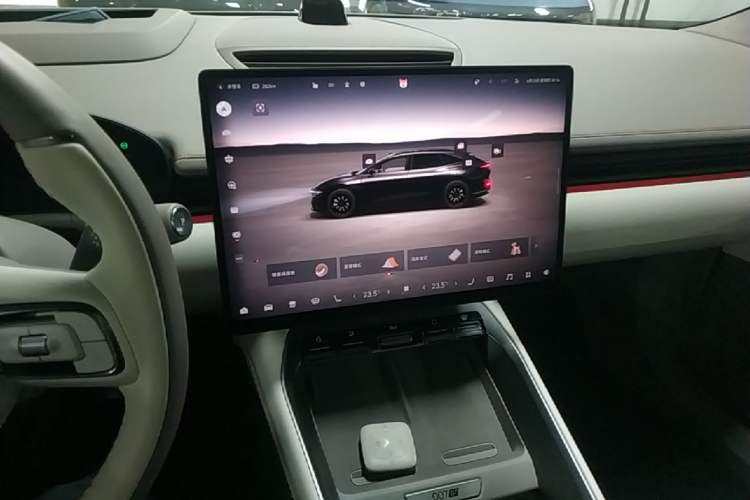 Used Zeekr 007GT 2025 Long-Range Rear-Wheel Drive Intelligent Driving Version 100 kWh Audio And AC Panel