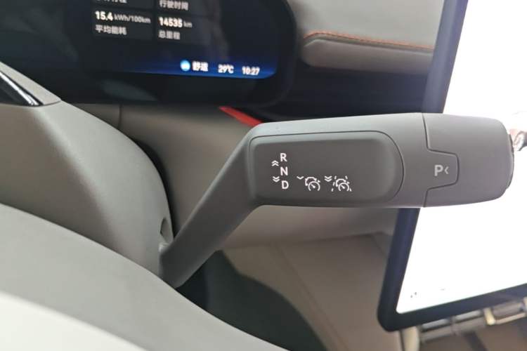 Used Zeekr 007GT 2025 Long-Range Rear-Wheel Drive Intelligent Driving Version 100 kWh Audio And AC Panel