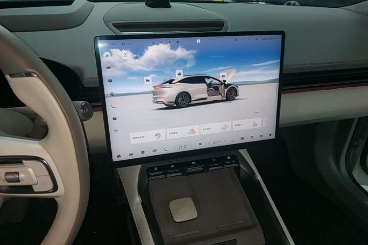Used Zeekr 007GT 2025 Long-Range Rear-Wheel Drive Intelligent Driving Version 100 kWh Audio And AC Panel