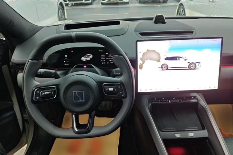 Used Zeekr 007GT 2025 Long-Range Rear-Wheel Drive Intelligent Driving Version 100 kWh Center Console