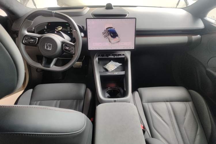 Used Zeekr 007GT 2025 Rear-Drive Intelligent Driving Version 75 kWh Center Console